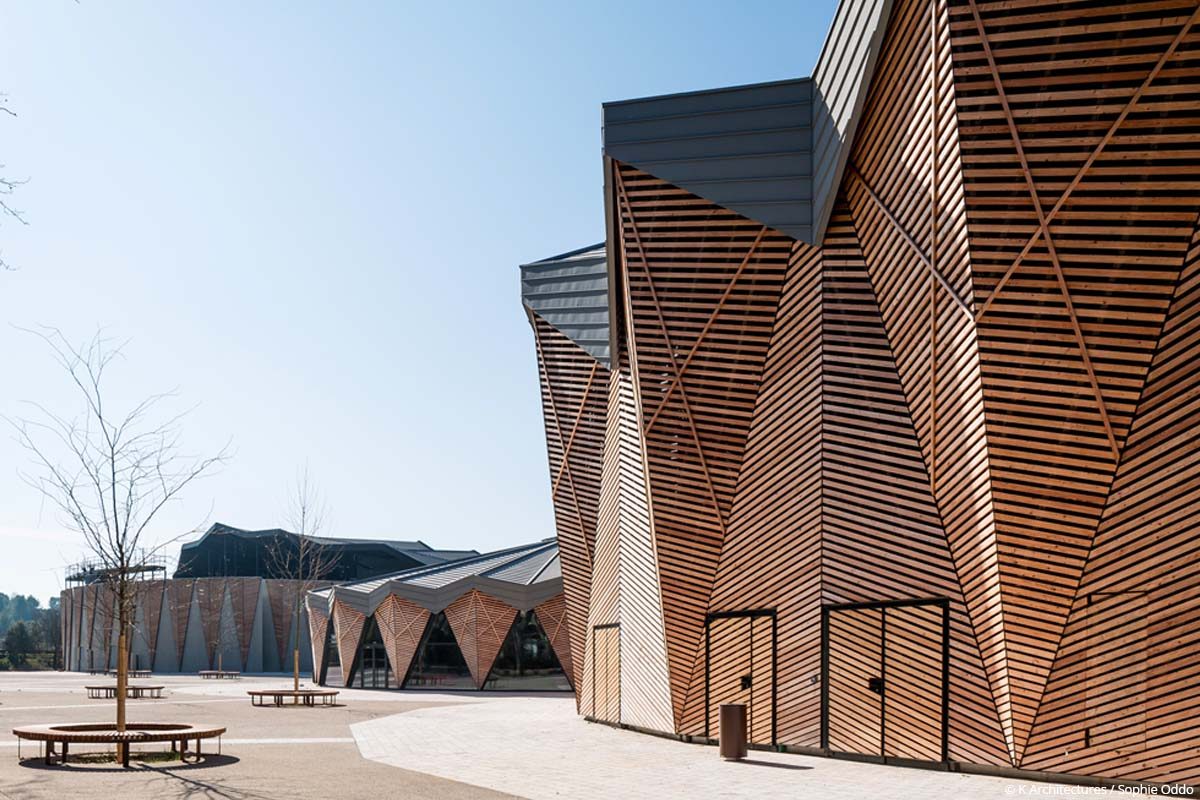 bâtiment biosourcé théâtre domaine de bayssan ossature bois charpente bois lamellé isolant fibres de bois
